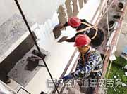 外墙保温工人施工现场